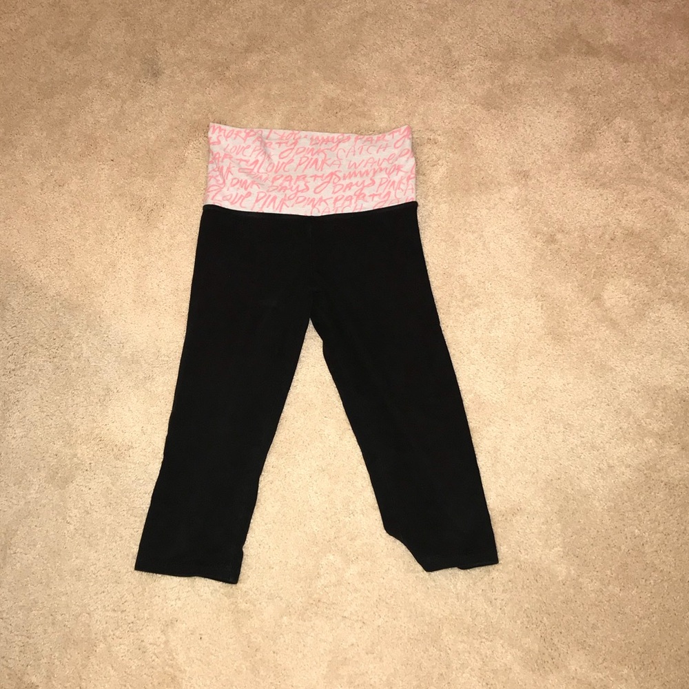 Victoria Secret’s PINK cropped leggings